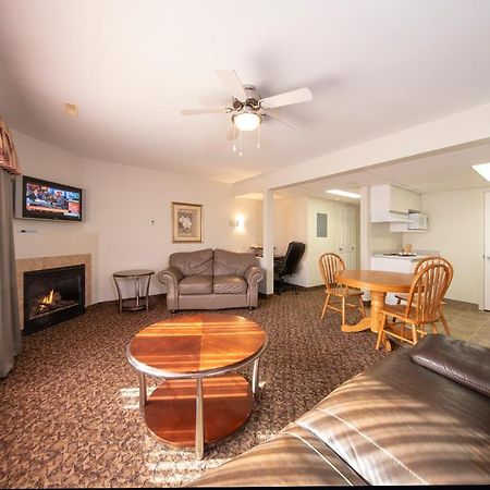 Dunvegan Inn & Suites Fairview 外观 照片
