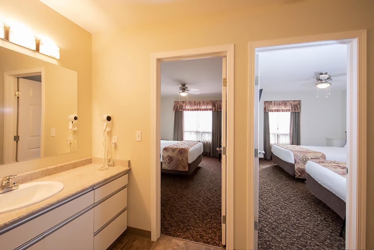 Dunvegan Inn & Suites Fairview 外观 照片