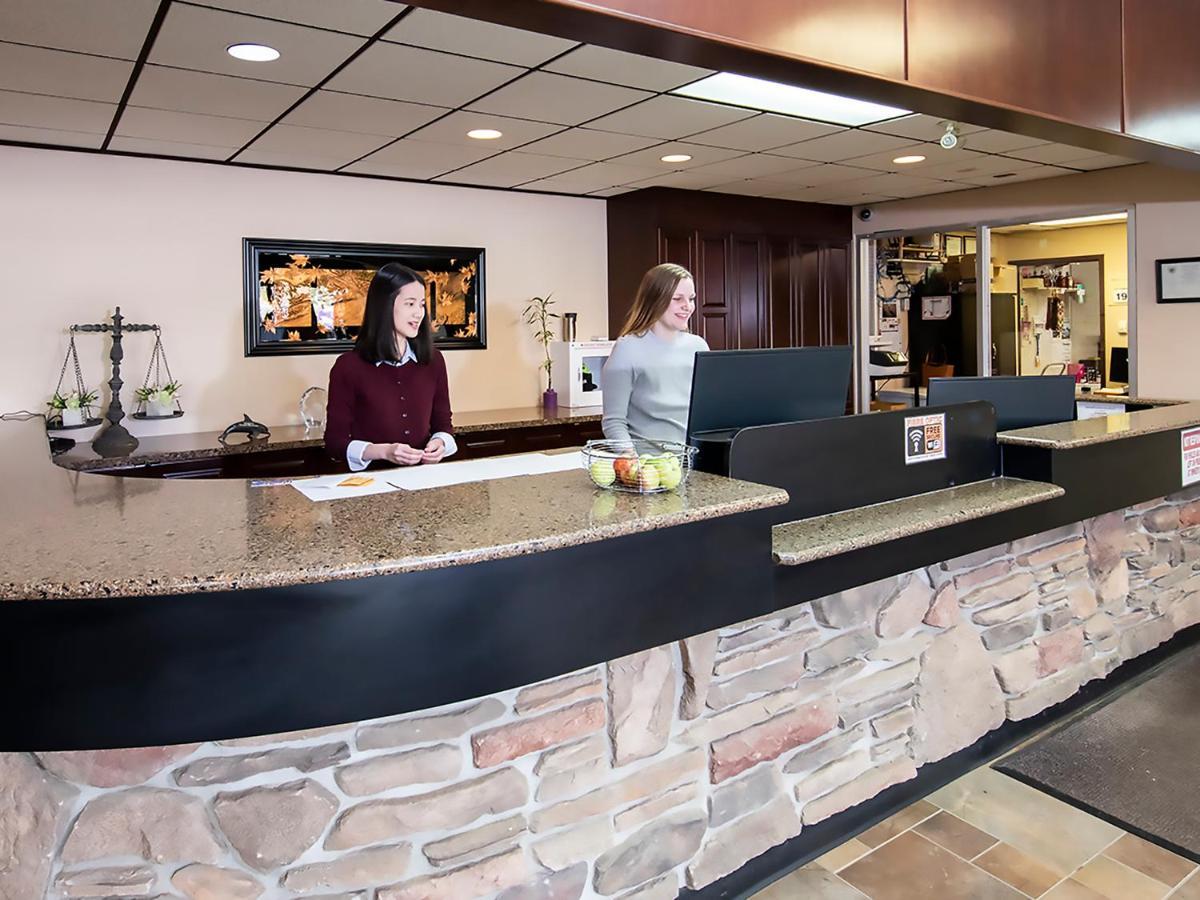 Dunvegan Inn & Suites Fairview 外观 照片