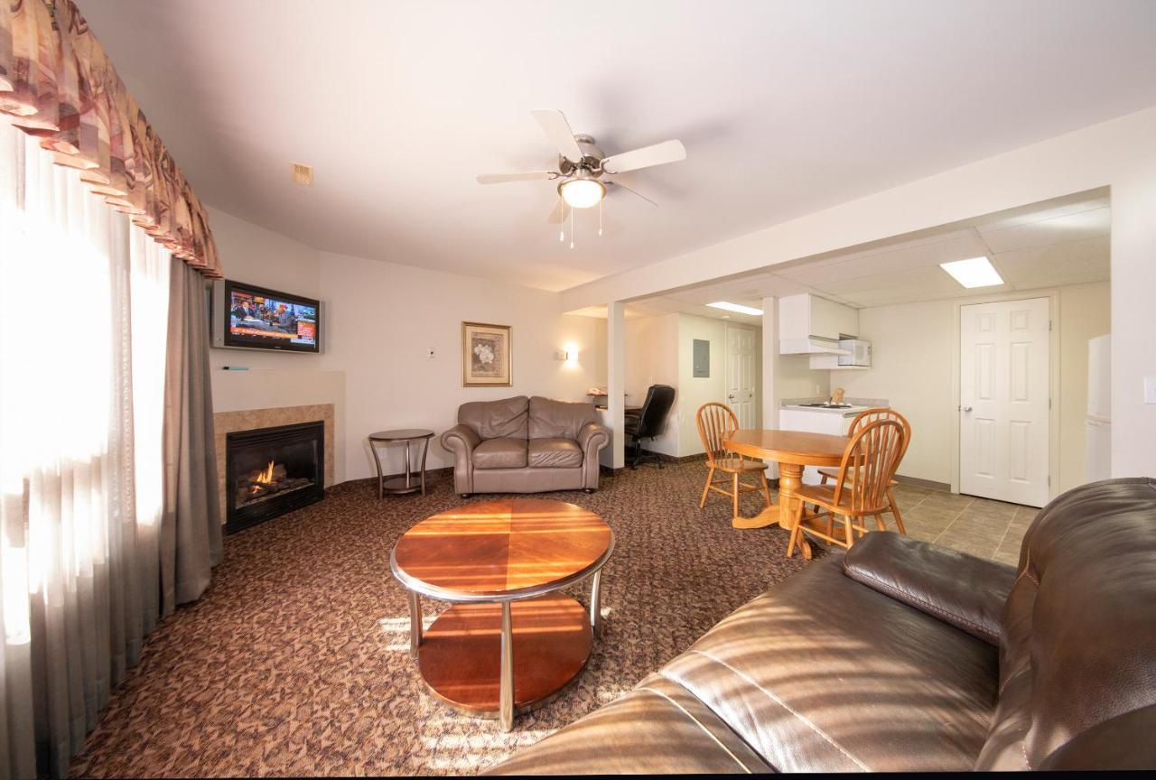 Dunvegan Inn & Suites Fairview 外观 照片