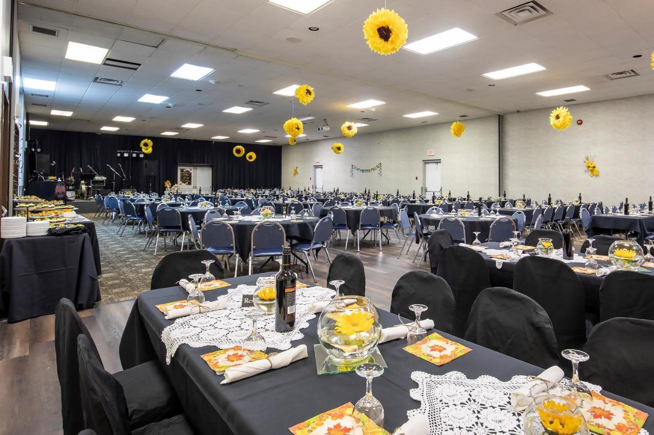 Dunvegan Inn & Suites Fairview 外观 照片
