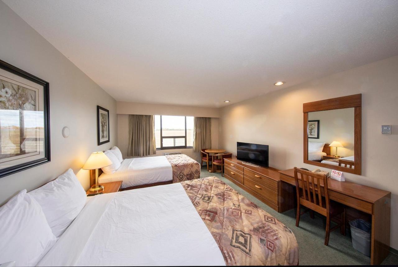 Dunvegan Inn & Suites Fairview 外观 照片