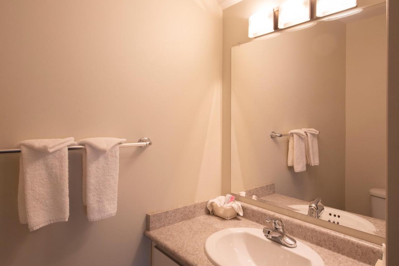 Dunvegan Inn & Suites Fairview 外观 照片