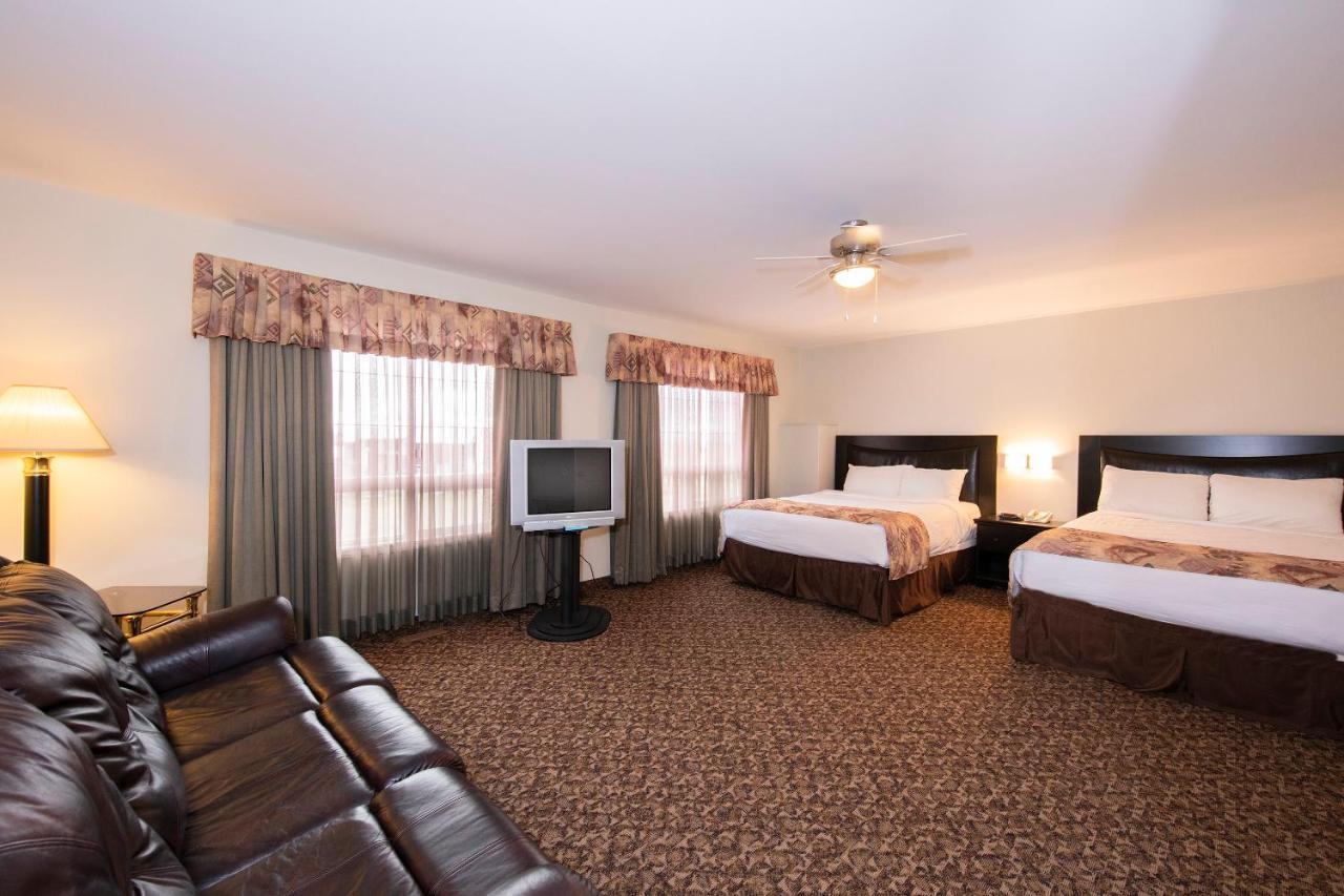 Dunvegan Inn & Suites Fairview 外观 照片